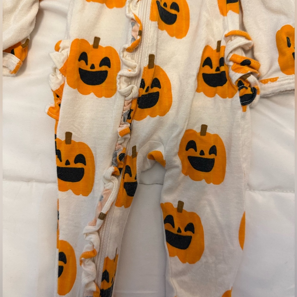 Spearmint Love Bamboo sleeper jack-o’-lantern print size newborn - Picture 2 of 4